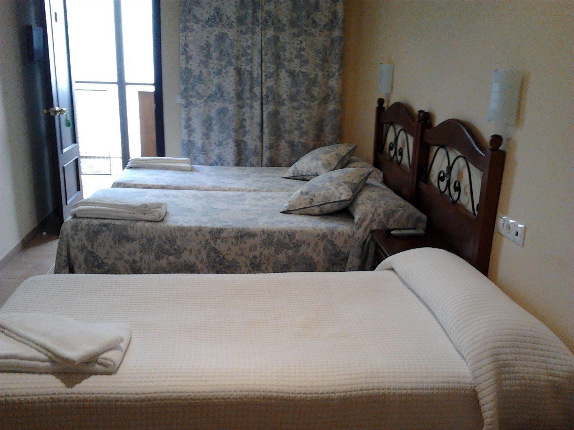 Hostal Azahar Кордоба Екстериор снимка