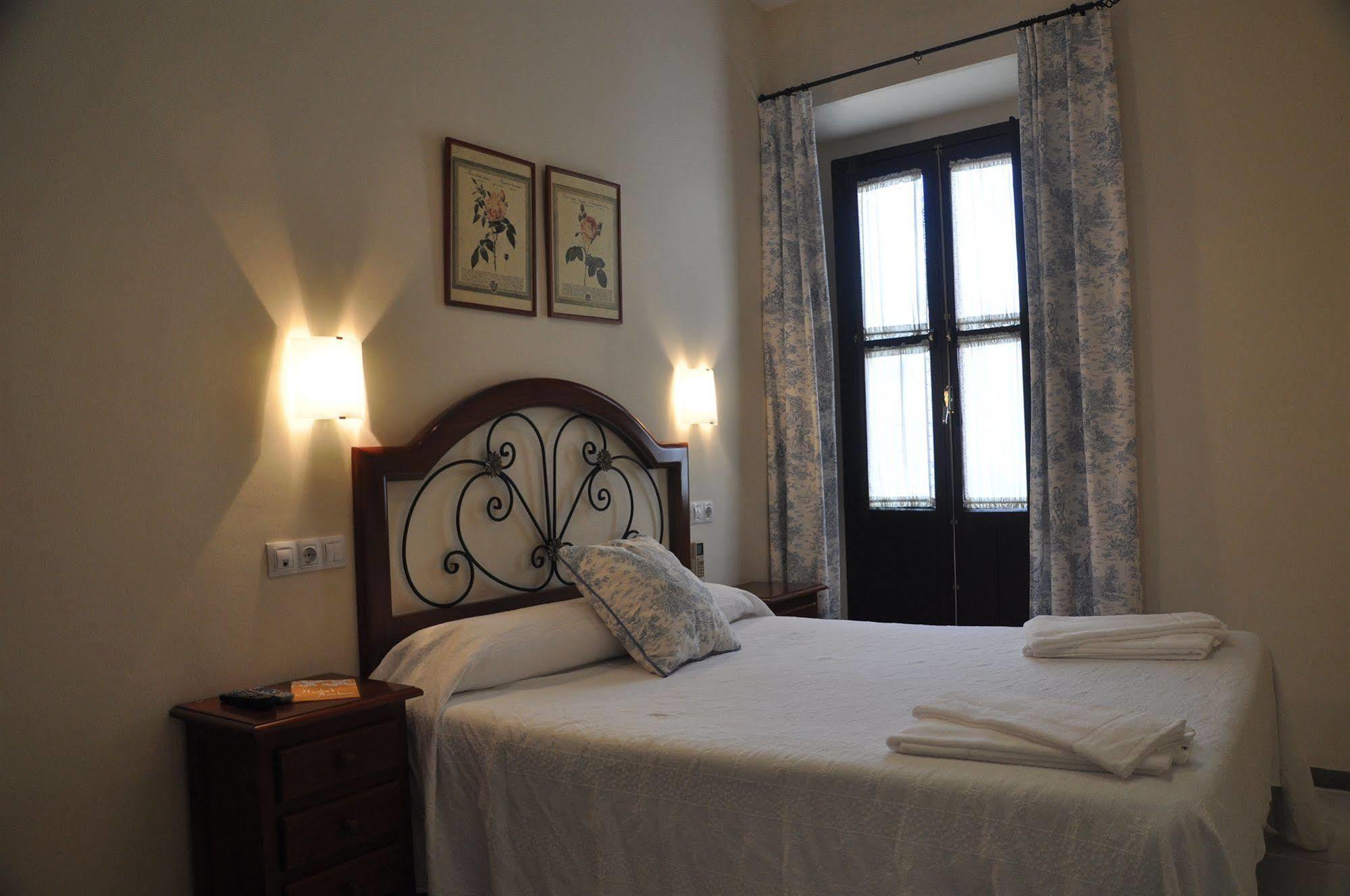 Hostal Azahar Кордоба Екстериор снимка