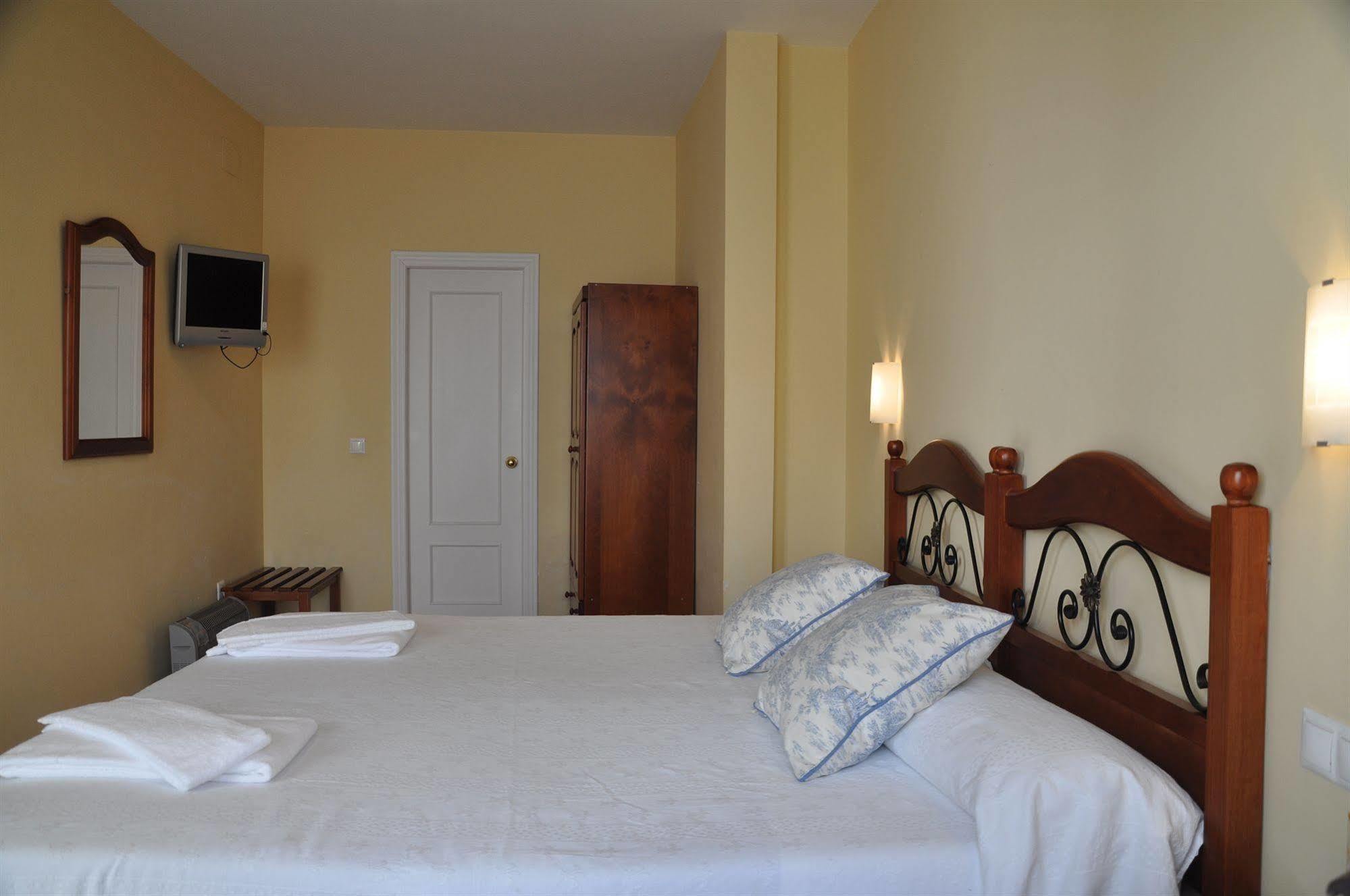 Hostal Azahar Кордоба Екстериор снимка